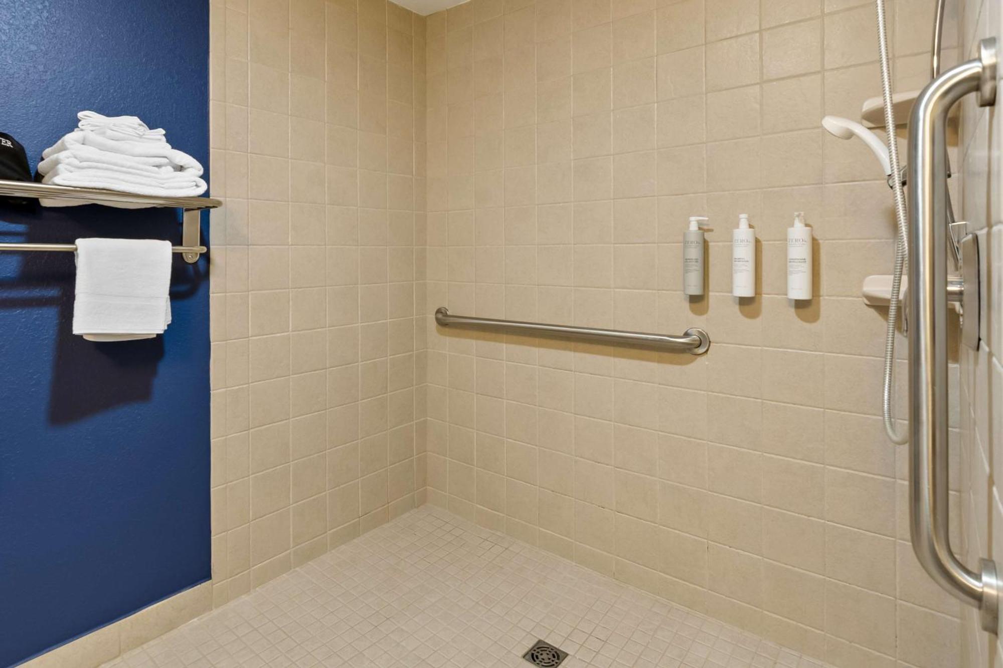 Spark By Hilton Daleville Roanoke North Екстериор снимка