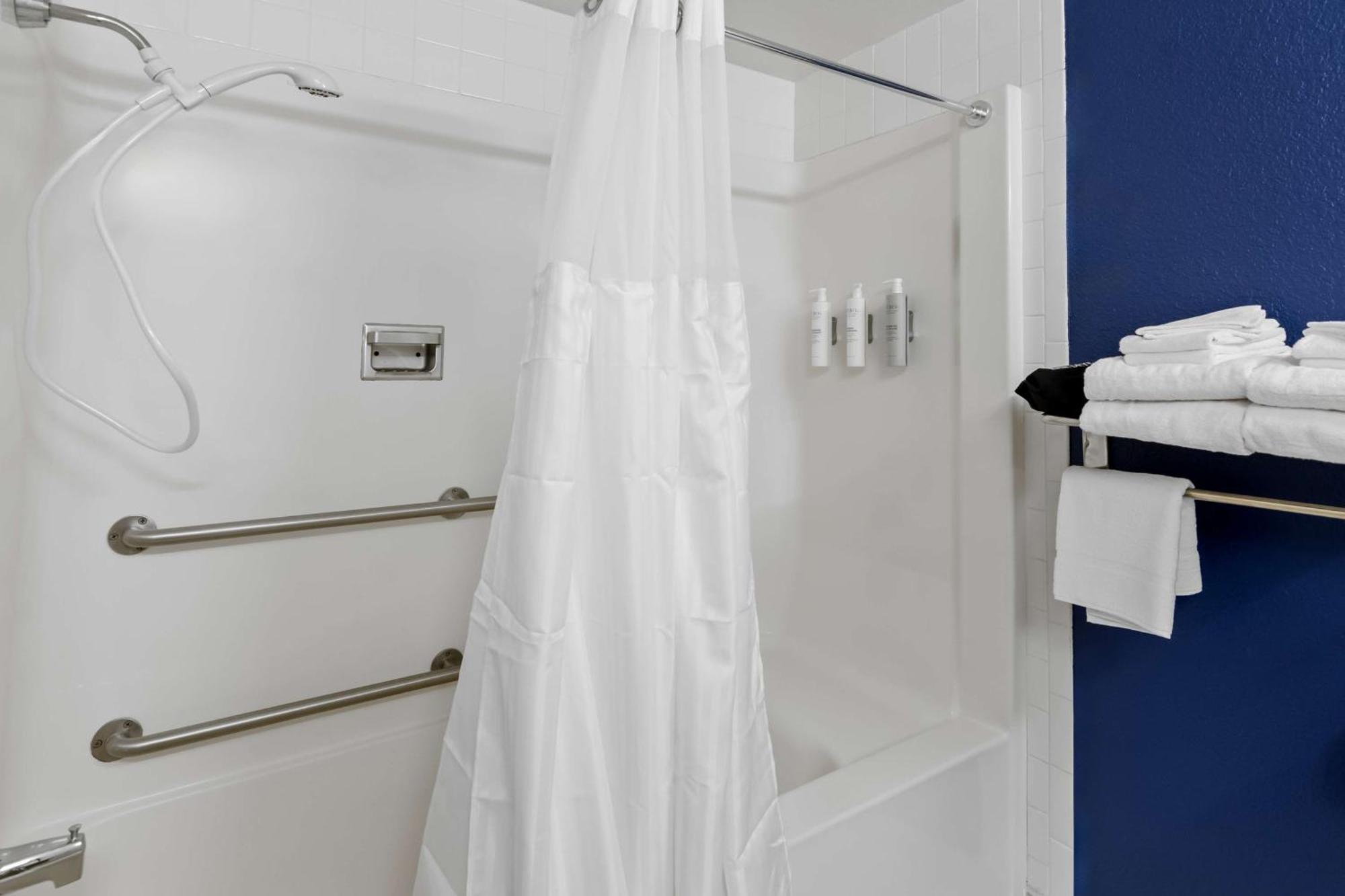 Spark By Hilton Daleville Roanoke North Екстериор снимка