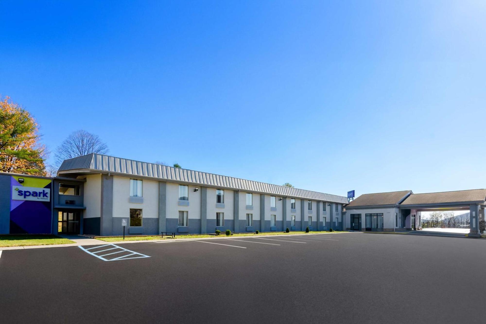 Spark By Hilton Daleville Roanoke North Екстериор снимка